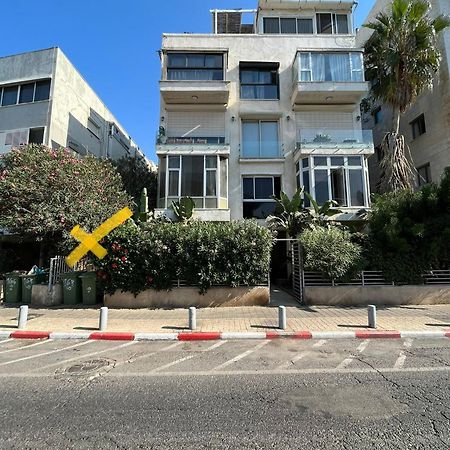 Glorious Renovated Apartment On Top Of The Beach Tel Aviv Buitenkant foto
