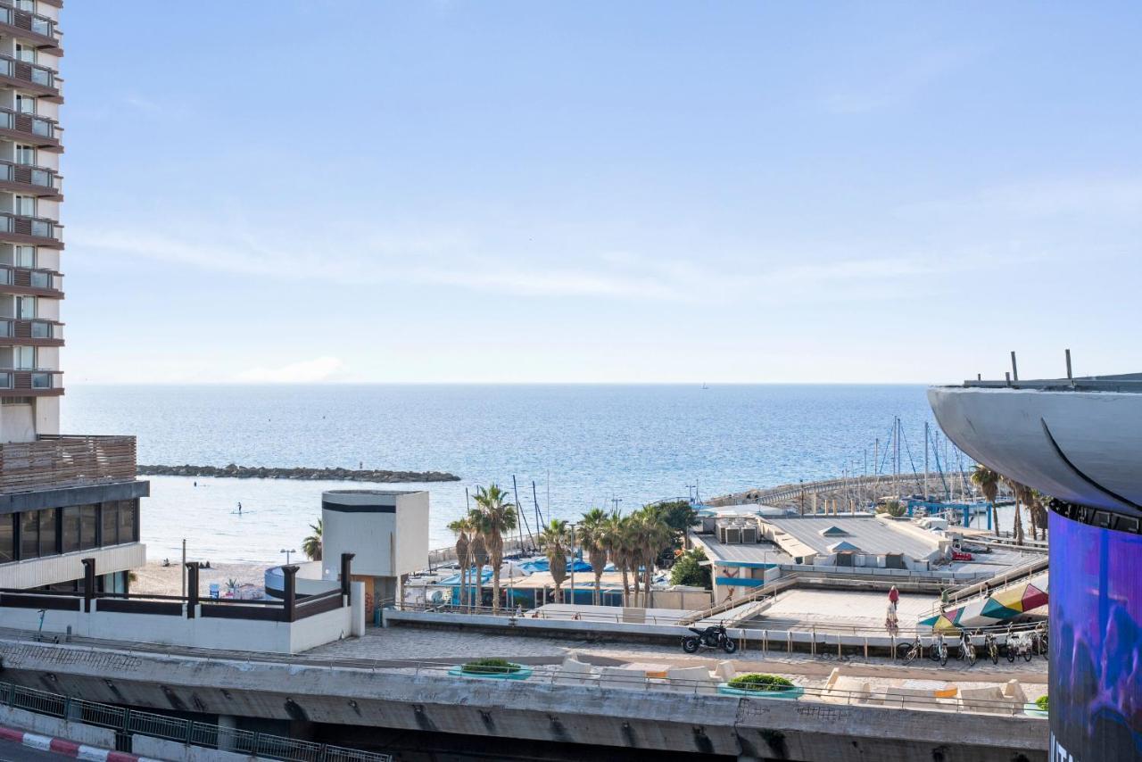 Glorious Renovated Apartment On Top Of The Beach Tel Aviv Buitenkant foto